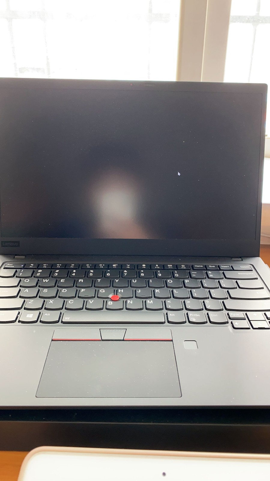 新買的x1carbon 2019款使用一個月開機黑屏_thinkpad-聯想社區