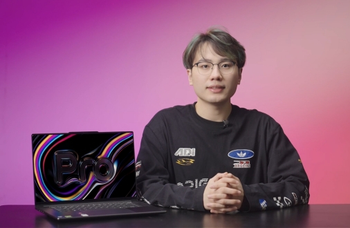 YOGA Pro 16 Aura 2026 AI元启版官方评测，创作者的移动工作室